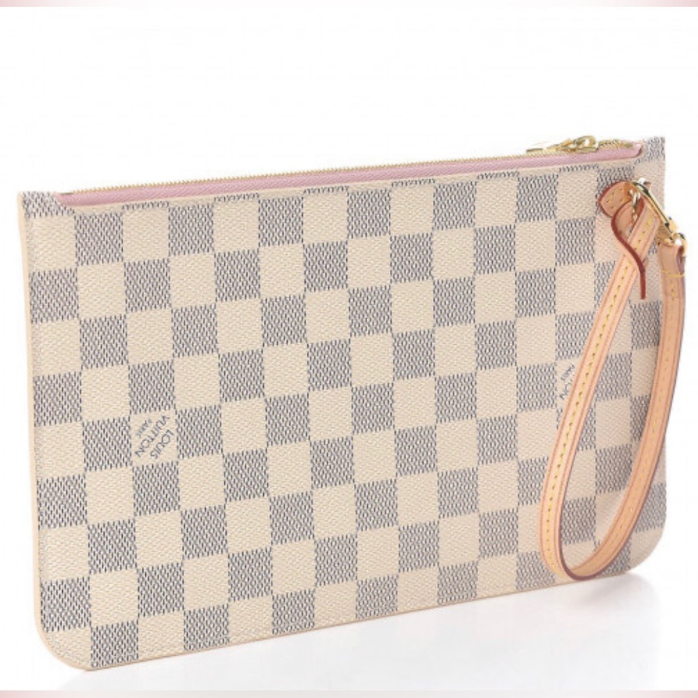 LOUIS VUITTON AUTHENTIC POCHETTE  WRISTLET